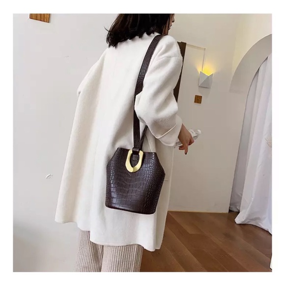 Aubrey Croc Embossed Shoulder/Crossbody Bag - Picture 4 of 8